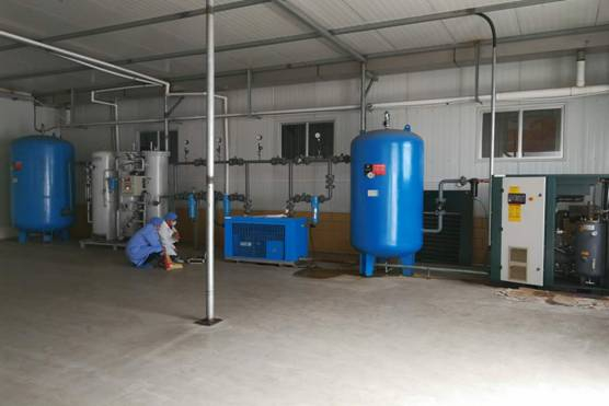 食品廠永磁變頻空壓機(jī)+后處理+制氮機(jī)使用實景